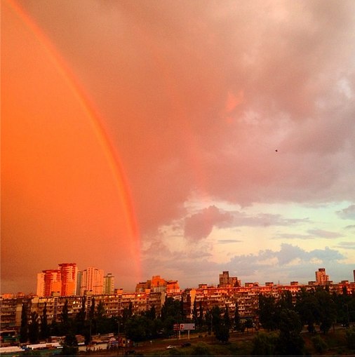 Оранжевое небо над Киевом 16 06 2014